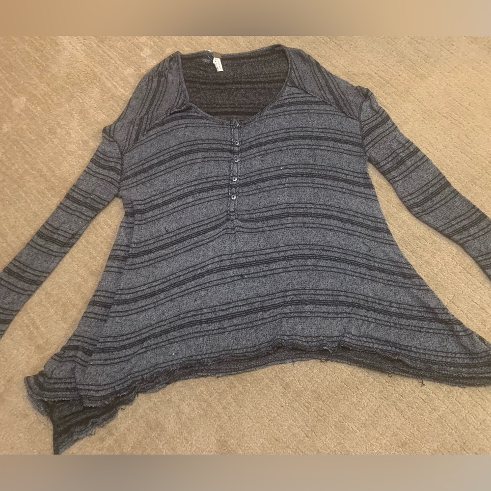 FREE PEOPLE BLACK GRAY RAW TUNIC LIKHT KNIT OVER SIZE SWEATER SIZE M